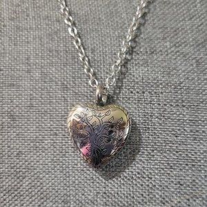 Stainless Steel Silver heart Urn Pendant Necklace. Brand New. Remember Necklace